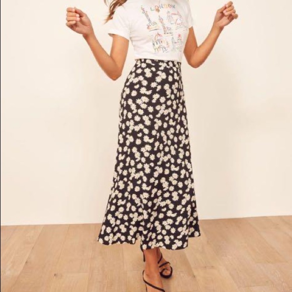 Reformation Bea Skirt in Daisy Chain Size 4